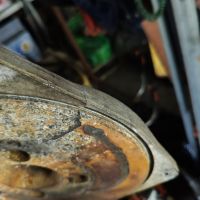 上海高溫,使用汽油泵澆水注意水管保護,避免水泵故障